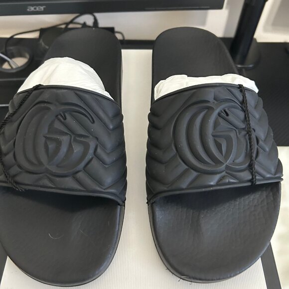 GUCCI Slides - Picture 3 of 3